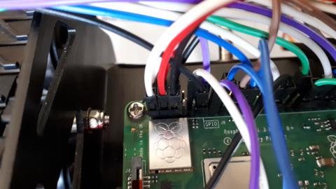 pins 3 and 4 on raspbeery pi 3 b+ going to Ultraborg